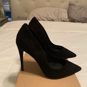 Steve Madden Suede Pumps